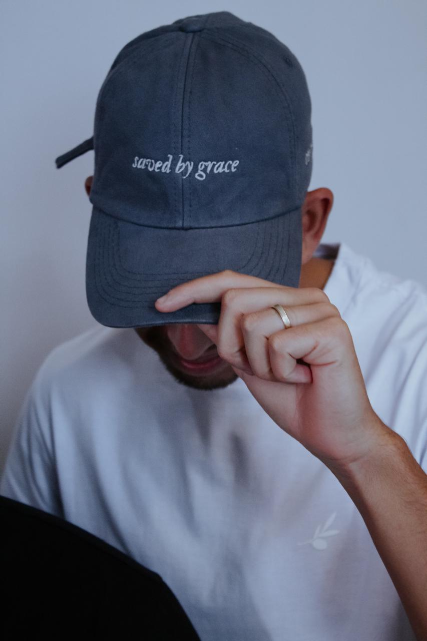 Boné Dad Hat Saved by Grace